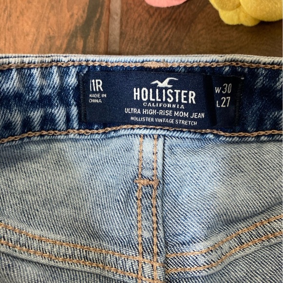 Hollister Plaid Patchwork Ultra High Rise Mom Jeans - Picture 7 of 10